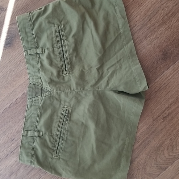 2/$25 Zara Trafaluc army green shorts size 4 - Picture 5 of 16